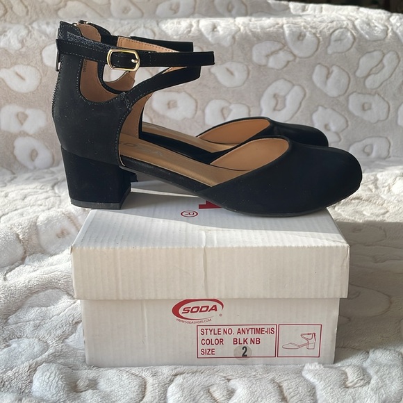 Soda Youth Girl’s Sz 2 Black Block Heels - Picture 6 of 8